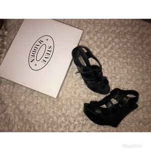 SOLD Steve Madden heels
